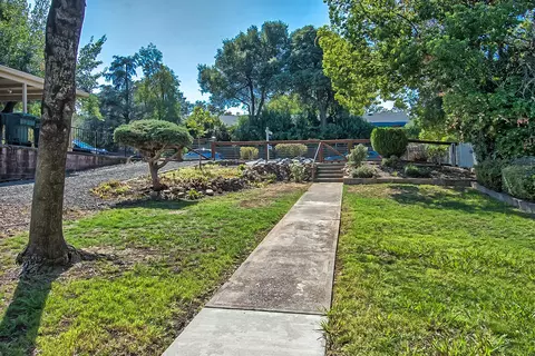 1313 Walnut Ave, Redding, CA 96001 photo 2
