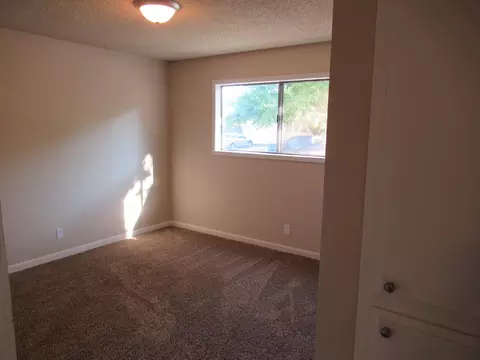 2326 Corona, Redding, CA 96002 photo 9