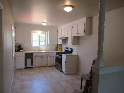 2326 Corona, Redding, CA 96002 photo 6