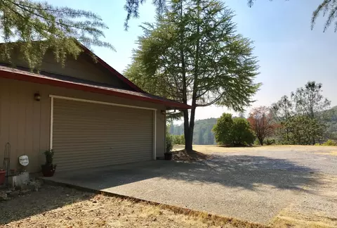 12940 Walker Ridge Dr, Redding, CA 96003 photo 5