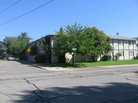 1080 Trinity St, Redding, CA 96001 photo 1