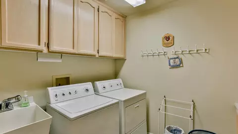 2298 Castlewood Dr, Redding, CA 96002 photo 28