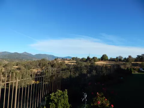 822 Coggins St, Redding, CA 96003 photo 71