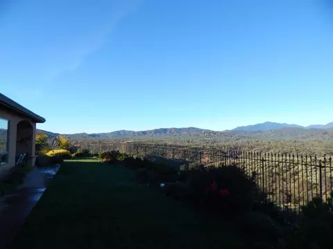 822 Coggins St, Redding, CA 96003 photo 74