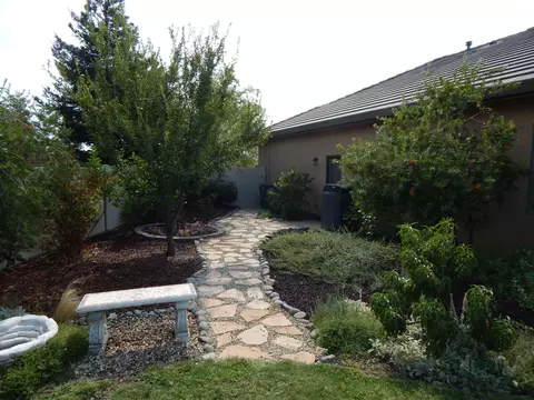 822 Coggins St, Redding, CA 96003 photo 68