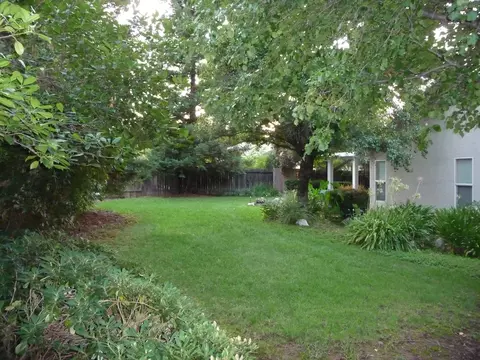 5877 Fairmont Dr, Redding, CA 96003 photo 5