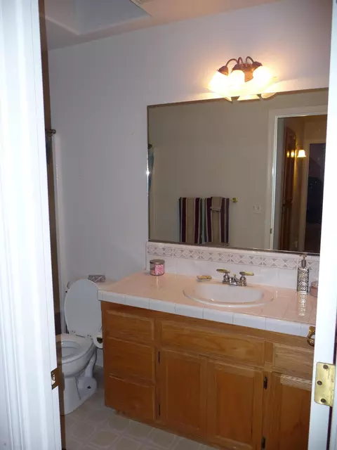 5877 Fairmont Dr, Redding, CA 96003 photo 13