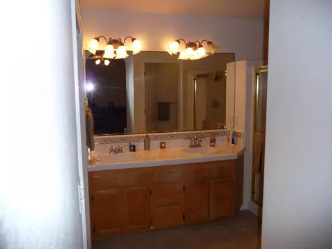 5877 Fairmont Dr, Redding, CA 96003 photo 17
