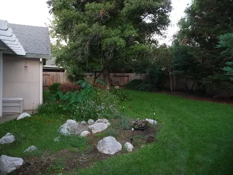 5877 Fairmont Dr, Redding, CA 96003 photo 3