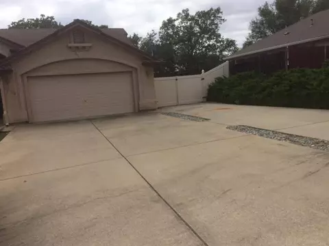 2723 Blue Bell Dr, Redding, CA 96001 photo 2