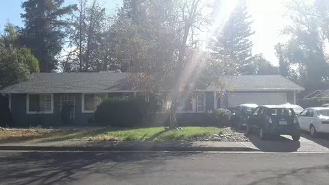 369 Moonstone Way, Redding, CA 96003 photo 1