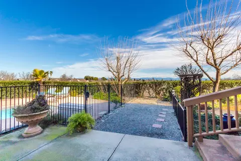 2387 Dartmouth Dr, Redding, CA 96001 photo 38