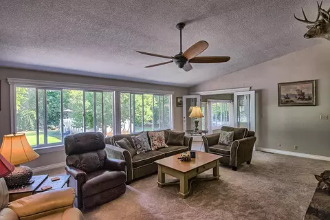 8471 Ranchette Dr, Redding, CA 96001 photo 7