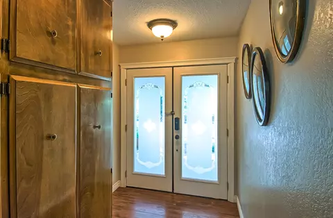 8471 Ranchette Dr, Redding, CA 96001 photo 4