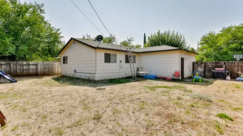 3957 Mercury Dr, Redding, CA 96002 photo 5