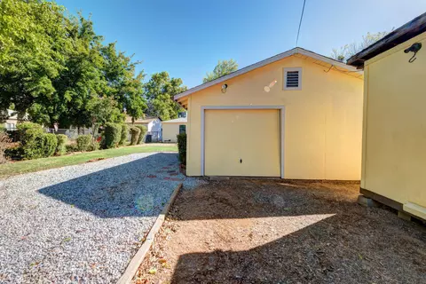 1746 Garden Ave, Redding, CA 96001 photo 21