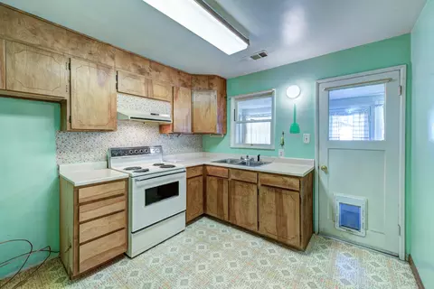1746 Garden Ave, Redding, CA 96001 photo 8