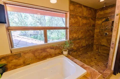 4360 Glen Vista Ct, Redding, CA 96002 photo 24