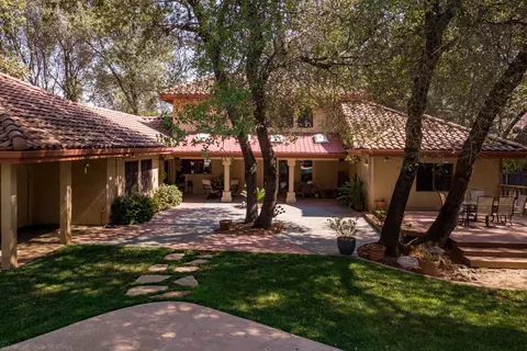 4360 Glen Vista Ct, Redding, CA 96002 photo 1