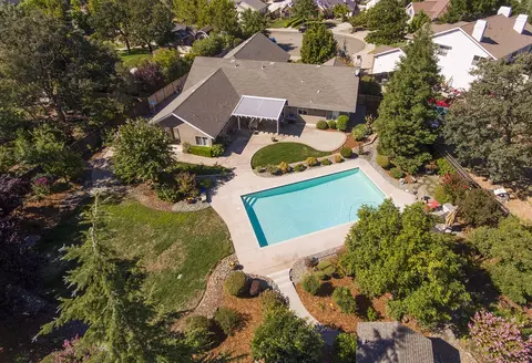 3453 Forest Hills Ct, Redding, CA 96002 photo 2