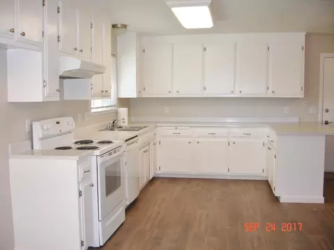 4370 Emily Way, Redding, CA 96001 photo 2