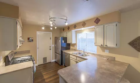 3328 Oak Haven Ct, Redding, CA 96002 photo 9
