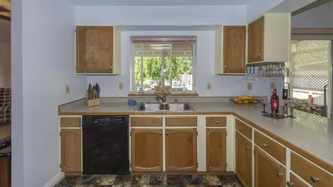 3342 Auburn Dr, Redding, CA 96001 photo 8