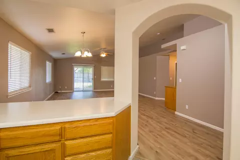 984 Montcrest Dr, Redding, CA 96003 photo 6