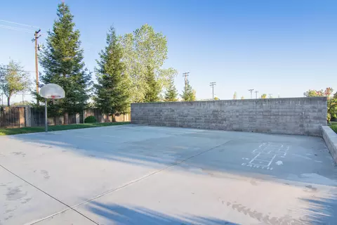 984 Montcrest Dr, Redding, CA 96003 photo 20