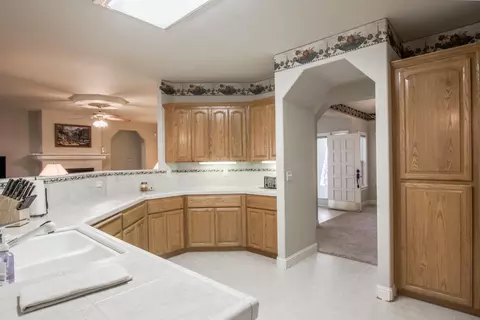 1580 Spanish Bay Dr, Redding, CA 96003 photo 7