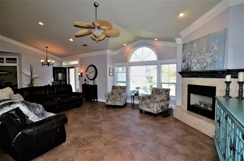 2131 Dartmouth Dr, Redding, CA 96001 photo 12