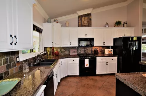 2131 Dartmouth Dr, Redding, CA 96001 photo 18