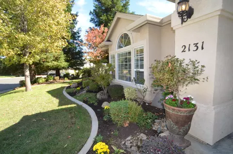 2131 Dartmouth Dr, Redding, CA 96001 photo 4