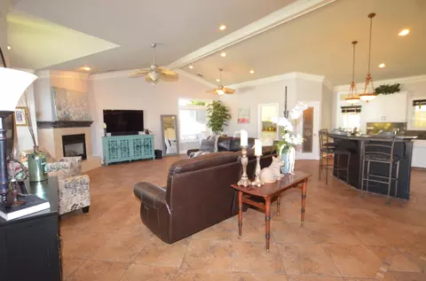 2131 Dartmouth Dr, Redding, CA 96001 photo 10