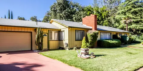 668 Delta St, Redding, CA 96003 photo 1