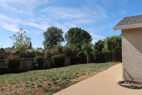 1069 Monterra Ln, Redding, CA 96002 photo 17