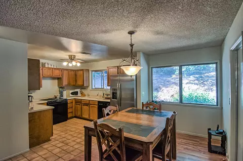 9668 Swasey Dr, Redding, CA 96001 photo 11
