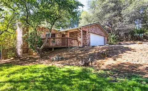9668 Swasey Dr, Redding, CA 96001 photo 2