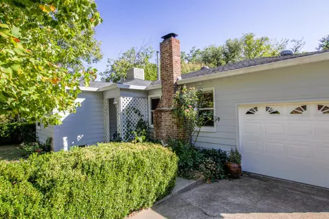 1617 Benton Dr, Redding, CA 96003 photo 1