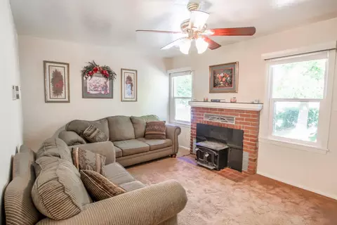 1617 Benton Dr, Redding, CA 96003 photo 3