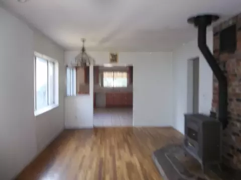 374 Main, Weed, CA 96094 photo 3