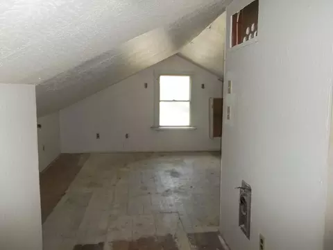374 Main, Weed, CA 96094 photo 10