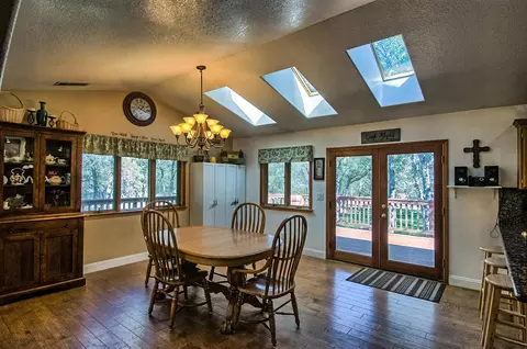 14525 Chico Ct, Red Bluff, CA 96080 photo 9