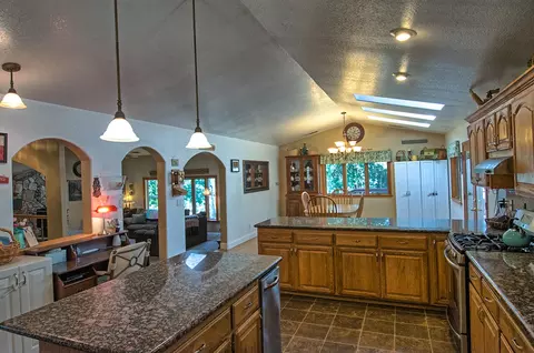 14525 Chico Ct, Red Bluff, CA 96080 photo 11