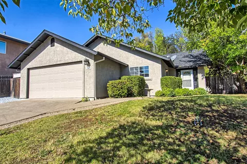 850 Spaniel Dr, Redding, CA 96003 photo 2