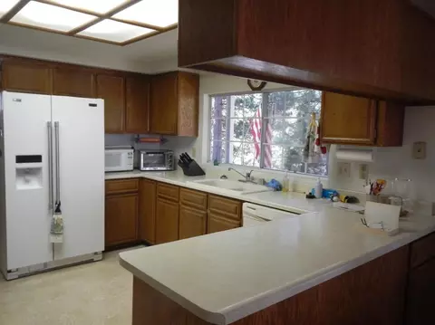 20051 Cambria Ct, Burney, CA 96013 photo 2