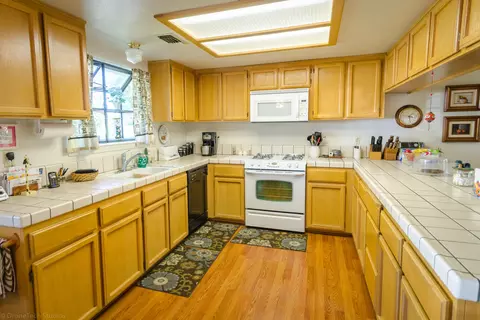 2715 Howard Dr, Redding, CA 96001 photo 17