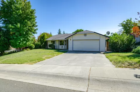 2715 Howard Dr, Redding, CA 96001 photo 4