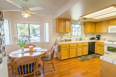 2715 Howard Dr, Redding, CA 96001 photo 16