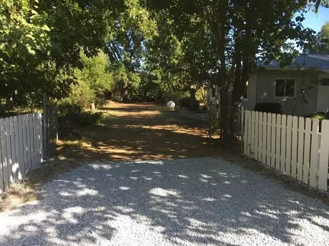 7725 Thistle Ln, Redding, CA 96002 photo 1